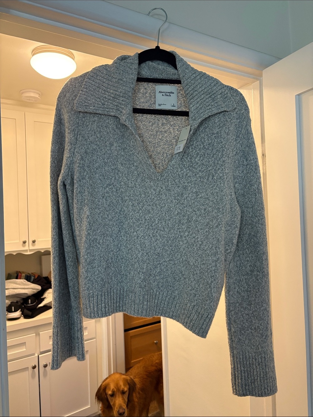 Abercrombie & Fitch Sweater
